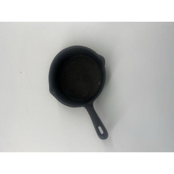 Vintage Cast Iron Small 6 1/2 inch Skillet Black Kitchen Cooking - Picture 2 of 6